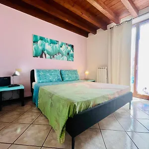  Appartamento Desenzano With Balcony Italia